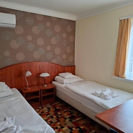סולנוק Atryum Hotel מראה חיצוני תמונה