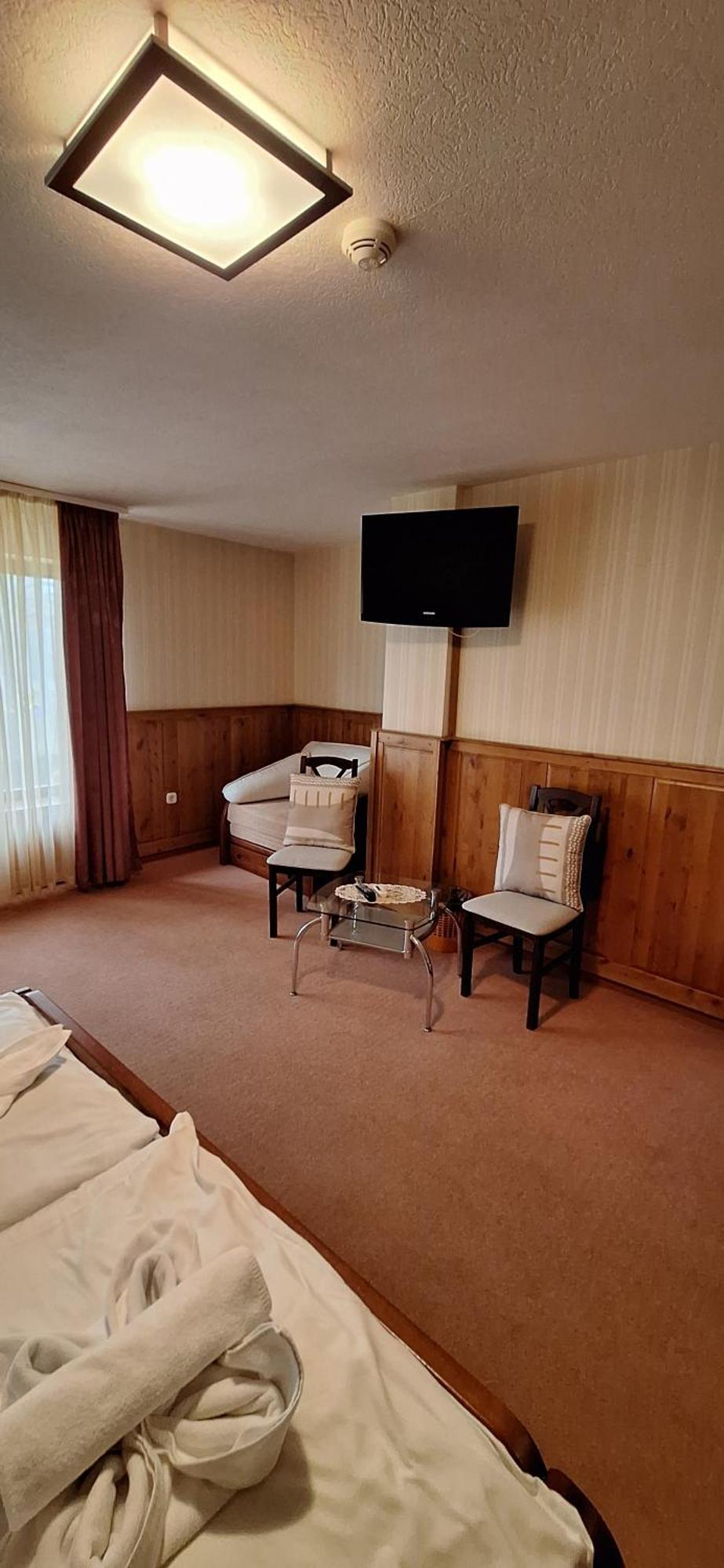סולנוק Atryum Hotel מראה חיצוני תמונה
