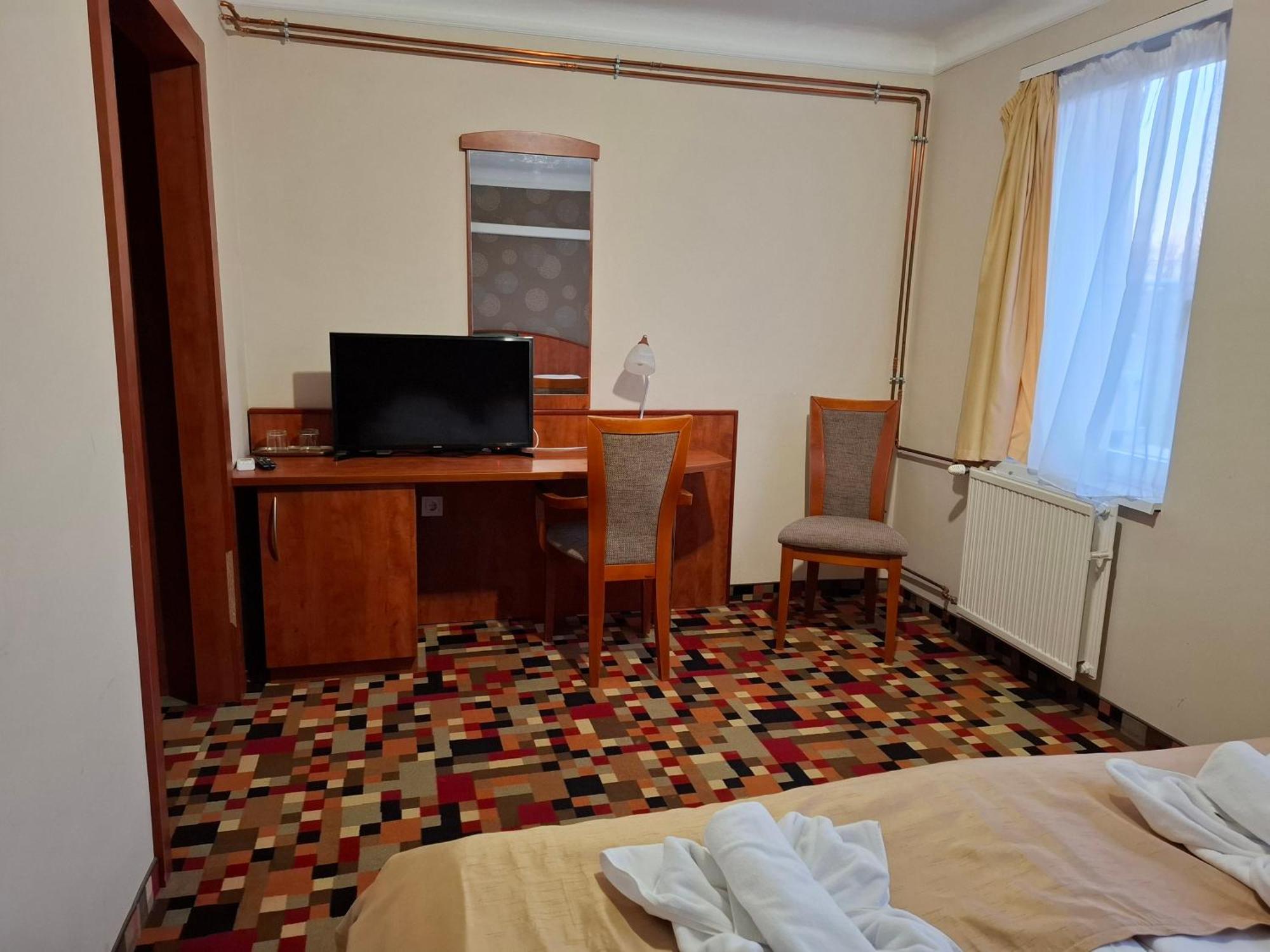 סולנוק Atryum Hotel מראה חיצוני תמונה